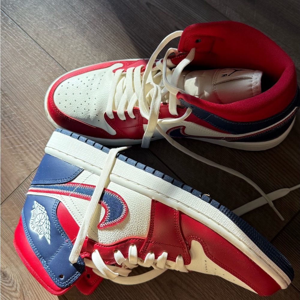 Wmns Air Jordan 1 Mid SE